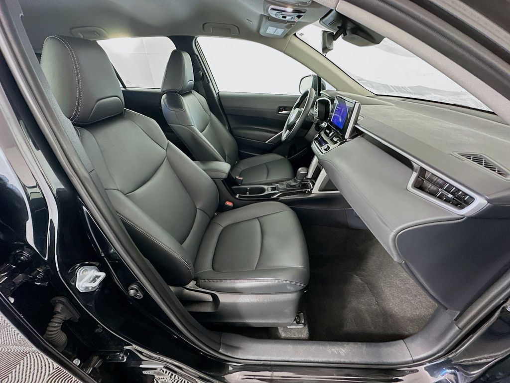 Thumbnail: 2025 Toyota Corolla Cross - 28