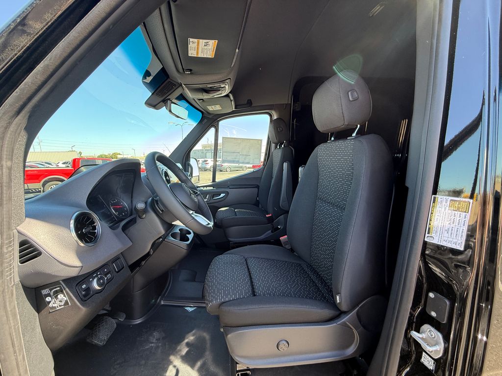 Thumbnail: 2026 Mercedes-Benz Sprinter - 21