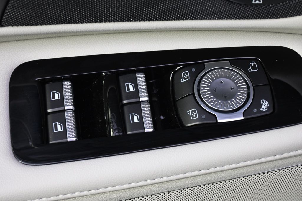 New 2026 White Lincoln Reserve image 23