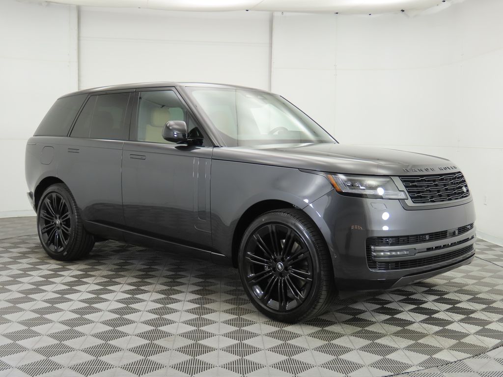 2025 Land Rover Range Rover SE 3