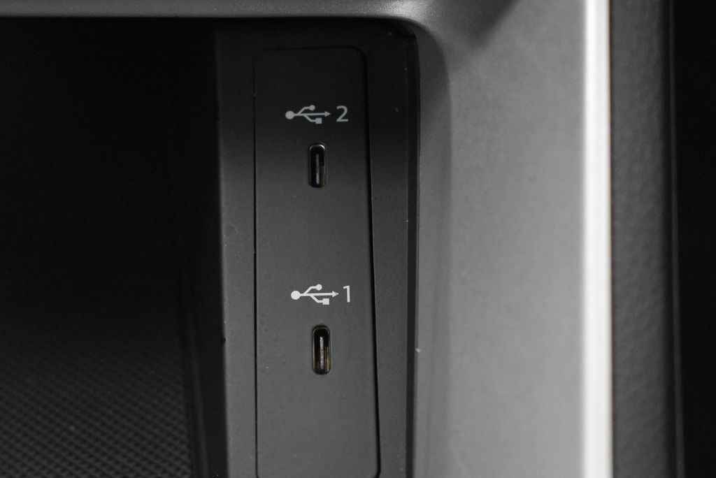 Thumbnail: 2023 Audi Q3 - 21