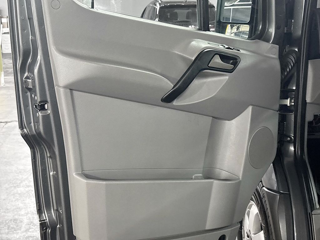 2015 Mercedes-Benz Sprinter 2500 Passenger 170 WB