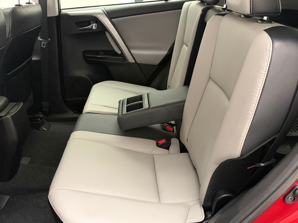 Thumbnail: 2017 Toyota RAV4 - 18
