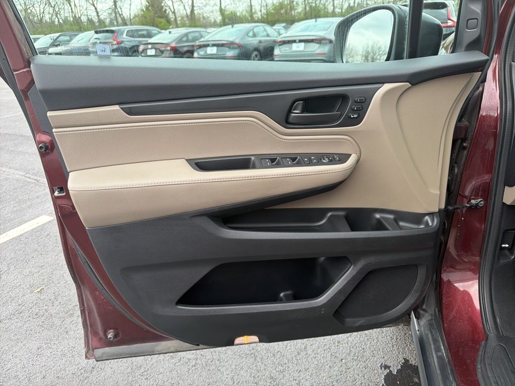 Thumbnail: 2018 Honda Odyssey - 18