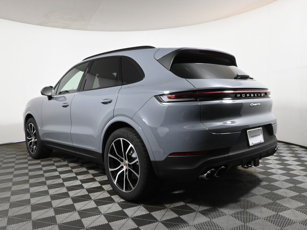 Thumbnail: 2025 Porsche Cayenne - 3
