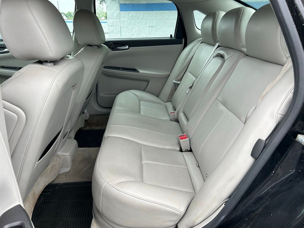 2011 Chevrolet Impala LTZ 17
