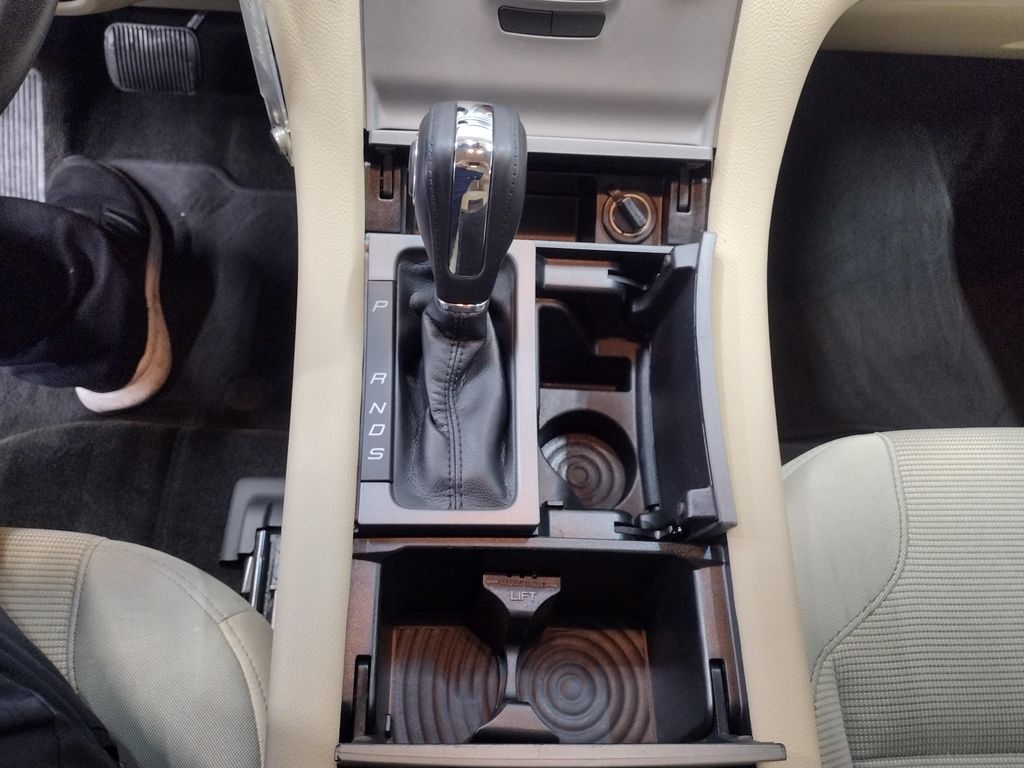 2016 Ford Taurus SEL