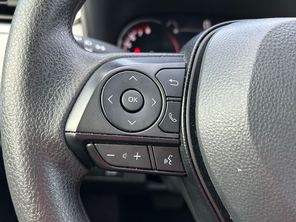 2024 Toyota RAV4 XLE 20