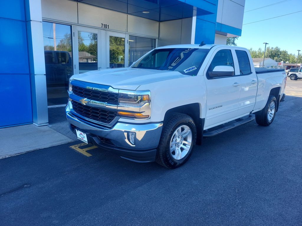 Summit White 2019 Chevrolet Silverado 1500 Pickup Truck Four-Wheel Drive 6-Speed Automatic Overdrive