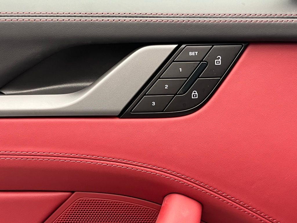 Thumbnail: 2026 Porsche 911 - 25