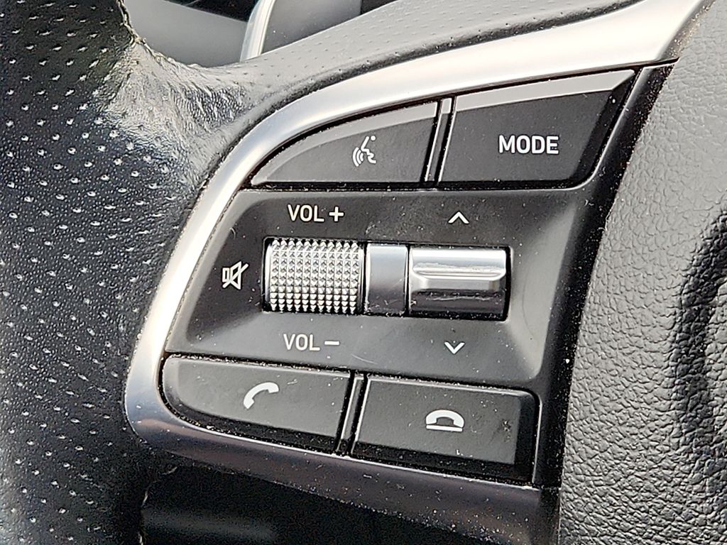 Thumbnail: 2019 Genesis G70 - 20