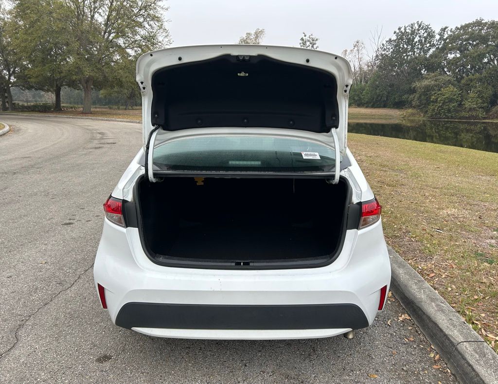 Thumbnail: 2021 Toyota Corolla - 10