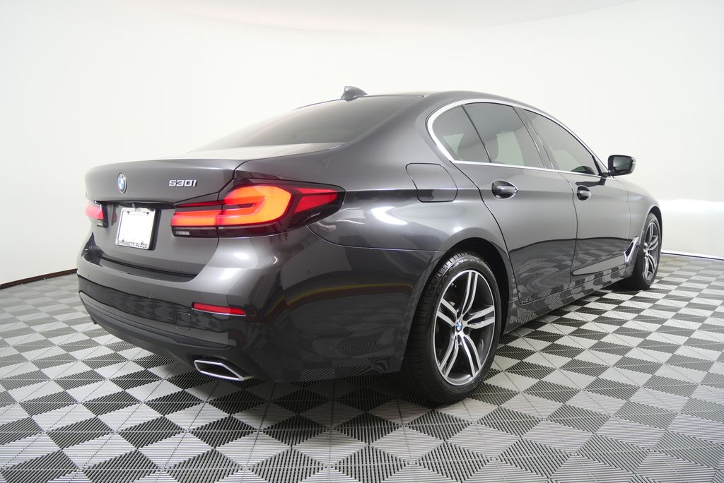 Thumbnail: 2023 BMW 5 Series - 3