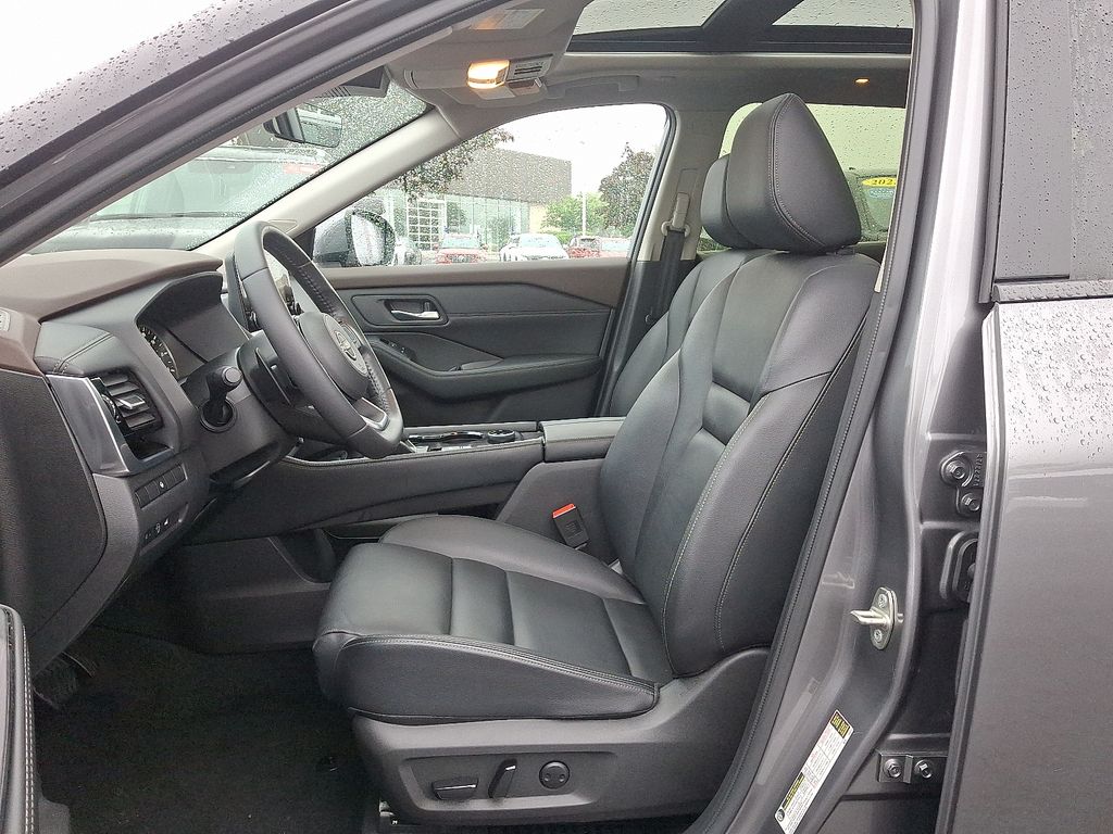 2023 Nissan Rogue SL 14