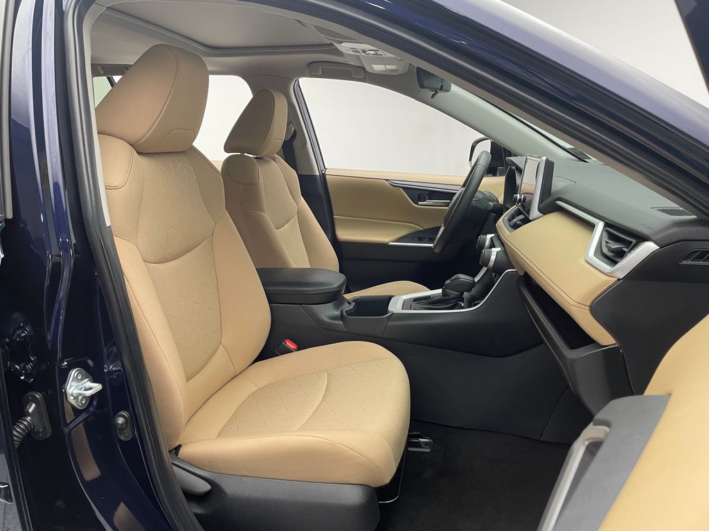 Thumbnail: 2024 Toyota RAV4 - 18