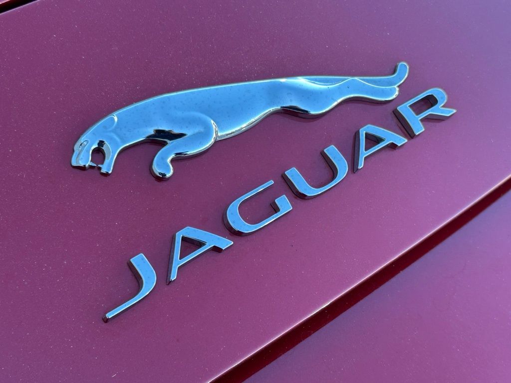 Used 2014  Jaguar S image 64