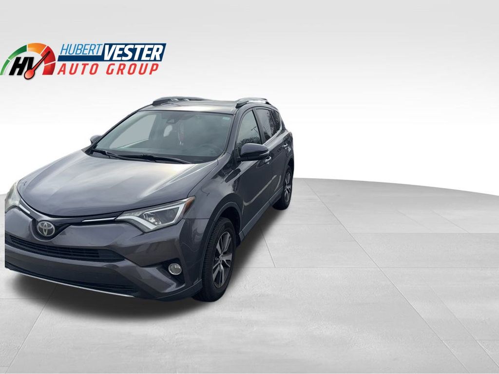 2017 Toyota RAV4 XLE's photo