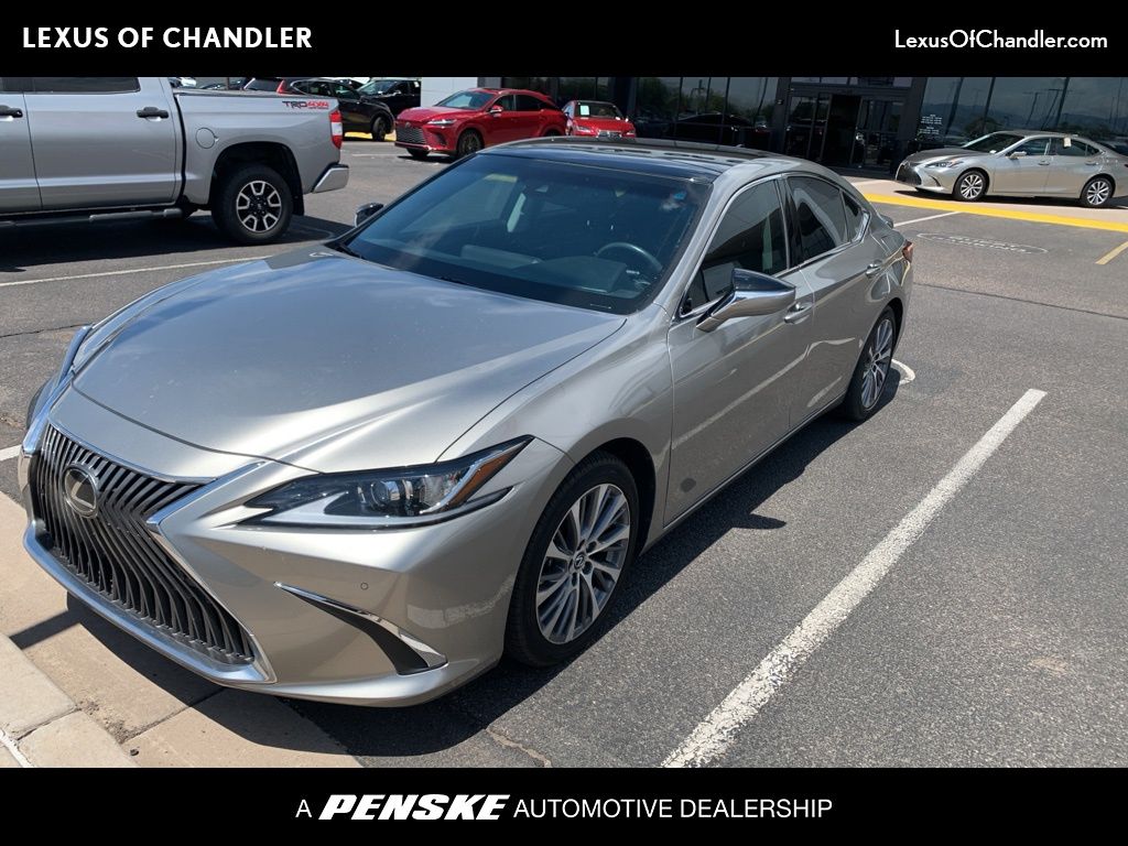 2021 Lexus ES 350 Hero Image