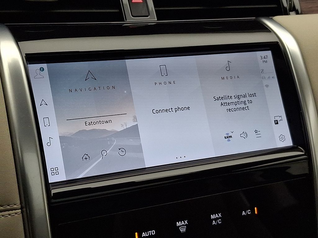 Thumbnail: 2023 Land Rover Discovery Sport - 24