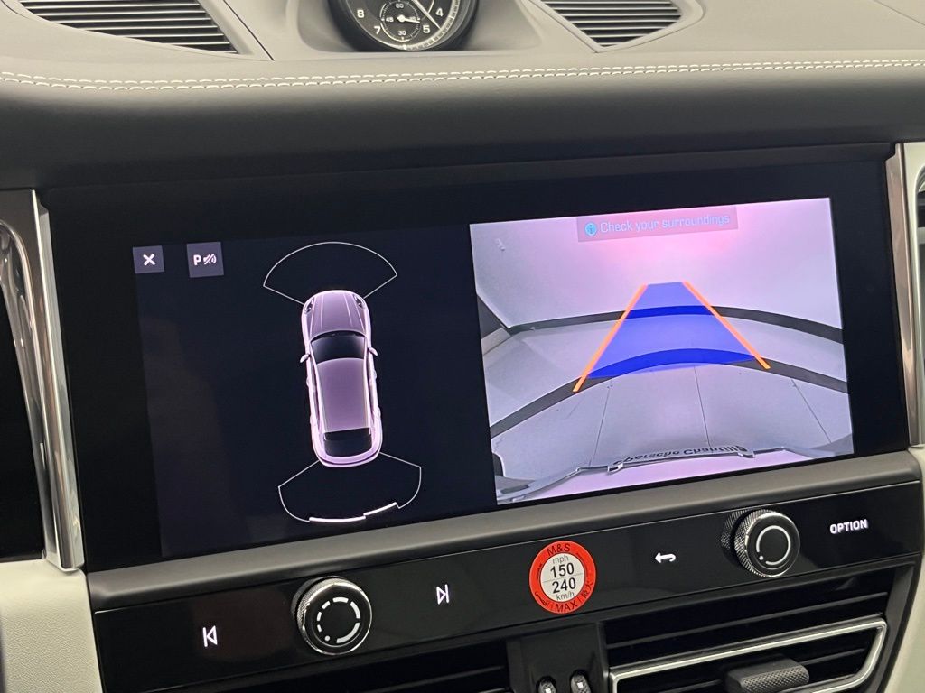 Thumbnail: 2025 Porsche Macan - 21