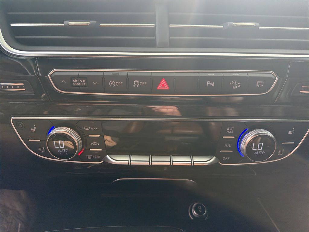 Used 2018 Blue Audi 3.0T Prestige image 12