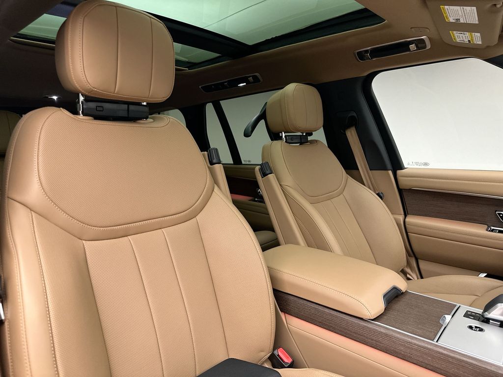 Thumbnail: 2026 Land Rover Range Rover - 6
