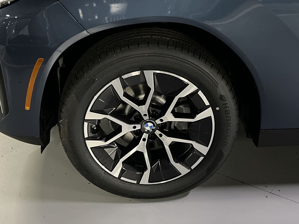 Thumbnail: 2026 BMW X3 - 10