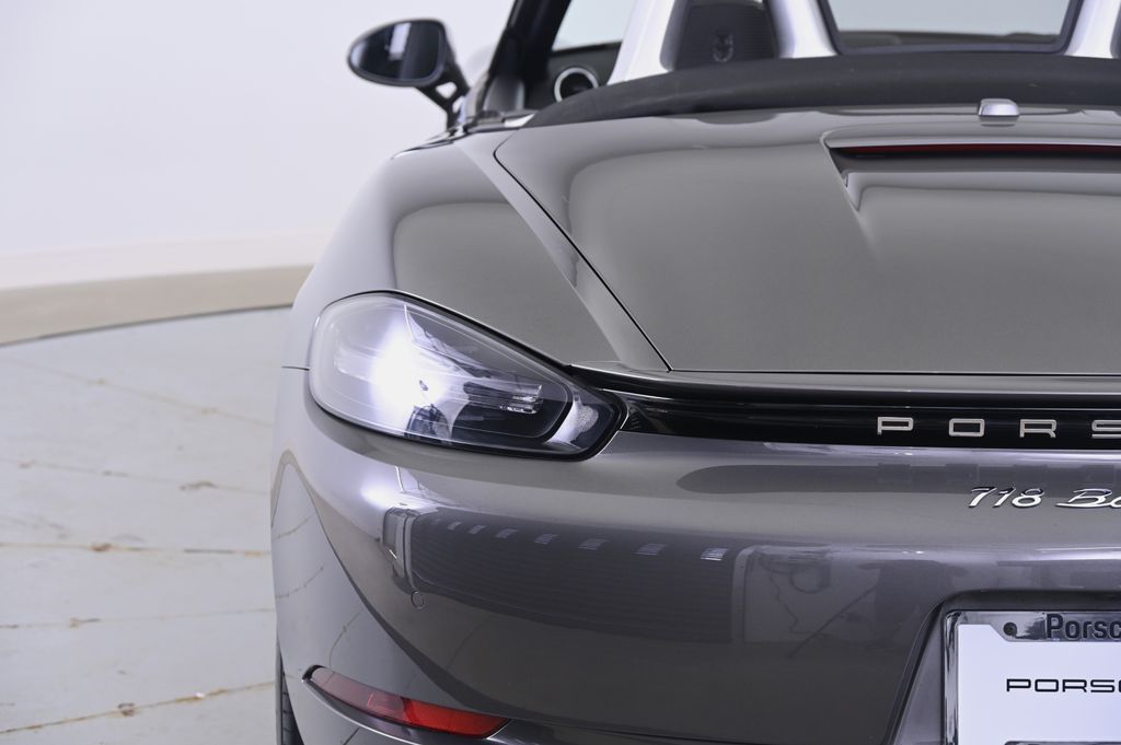 Thumbnail: 2021 Porsche 718 Boxster - 19