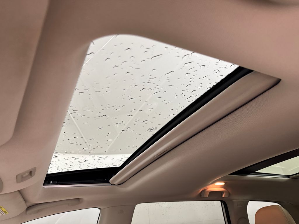 Certified Used 2018 White Nissan Platinum image 11