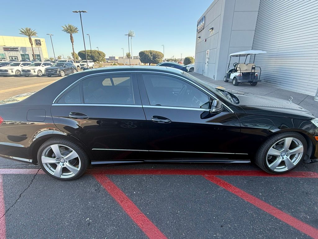 Thumbnail: 2010 Mercedes-Benz E-Class - 4