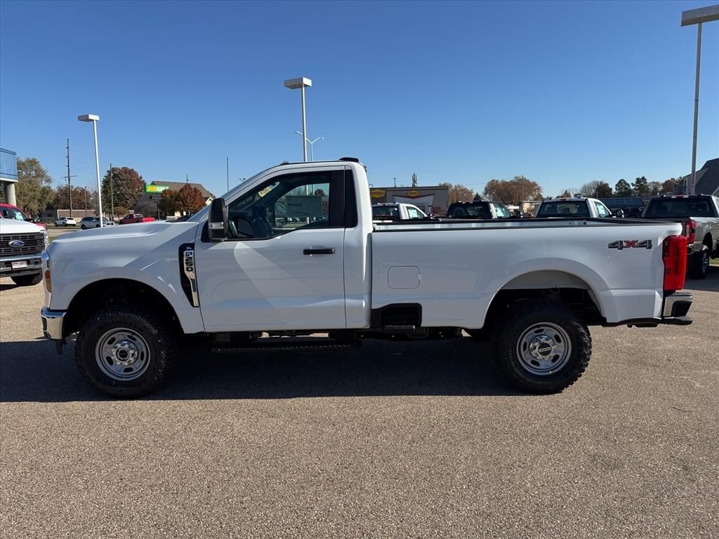 New 2026 Oxford White Ford XL image 3