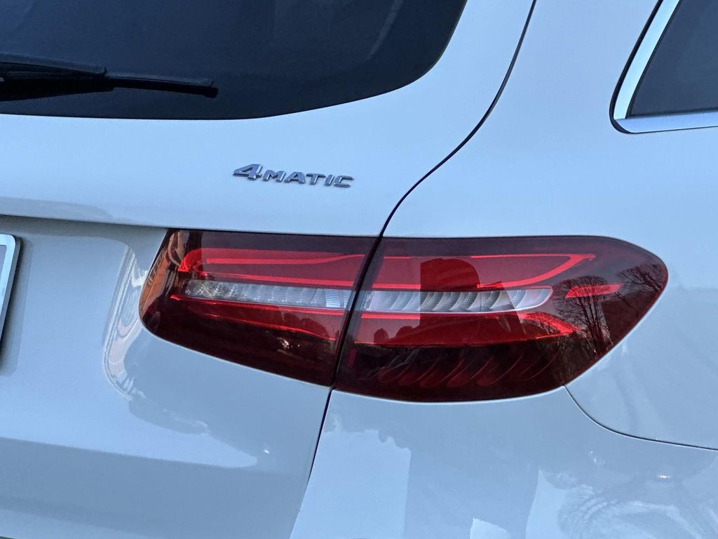 Thumbnail: 2018 Mercedes-Benz GLC - 12