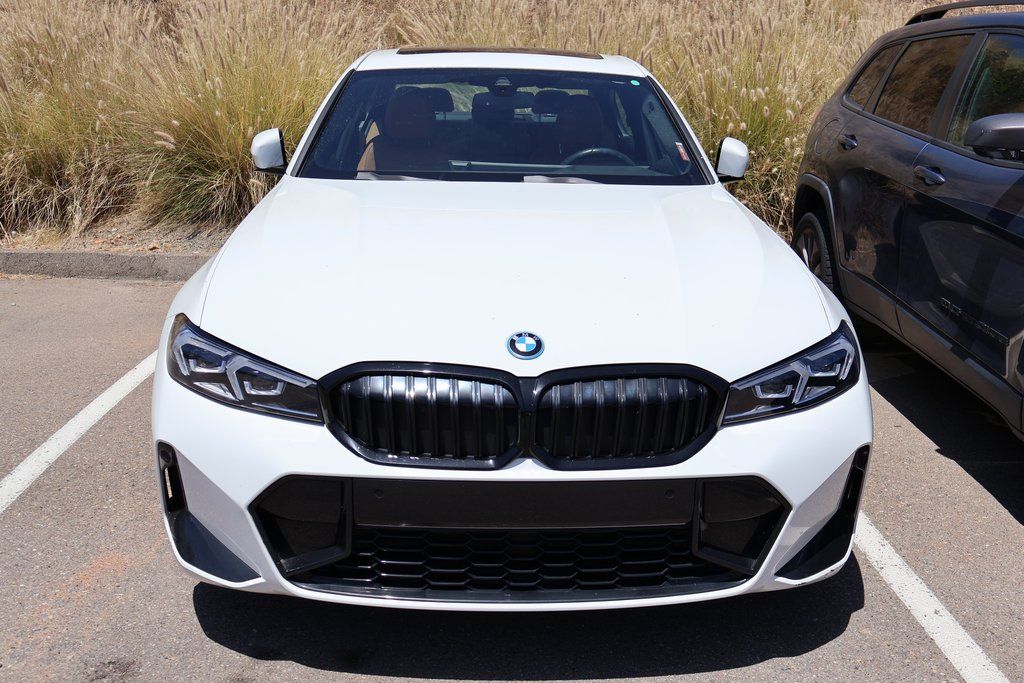 Thumbnail: 2023 BMW 3 Series - 3
