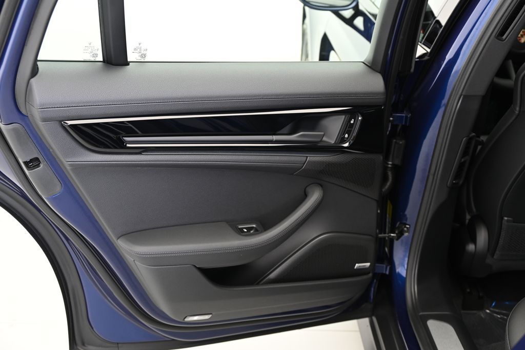 Thumbnail: 2024 Porsche Panamera - 28