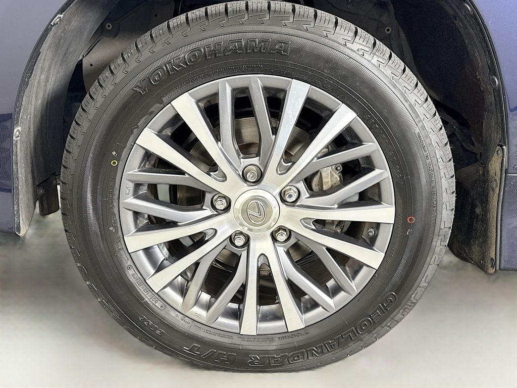 2019 Lexus LX 570 31