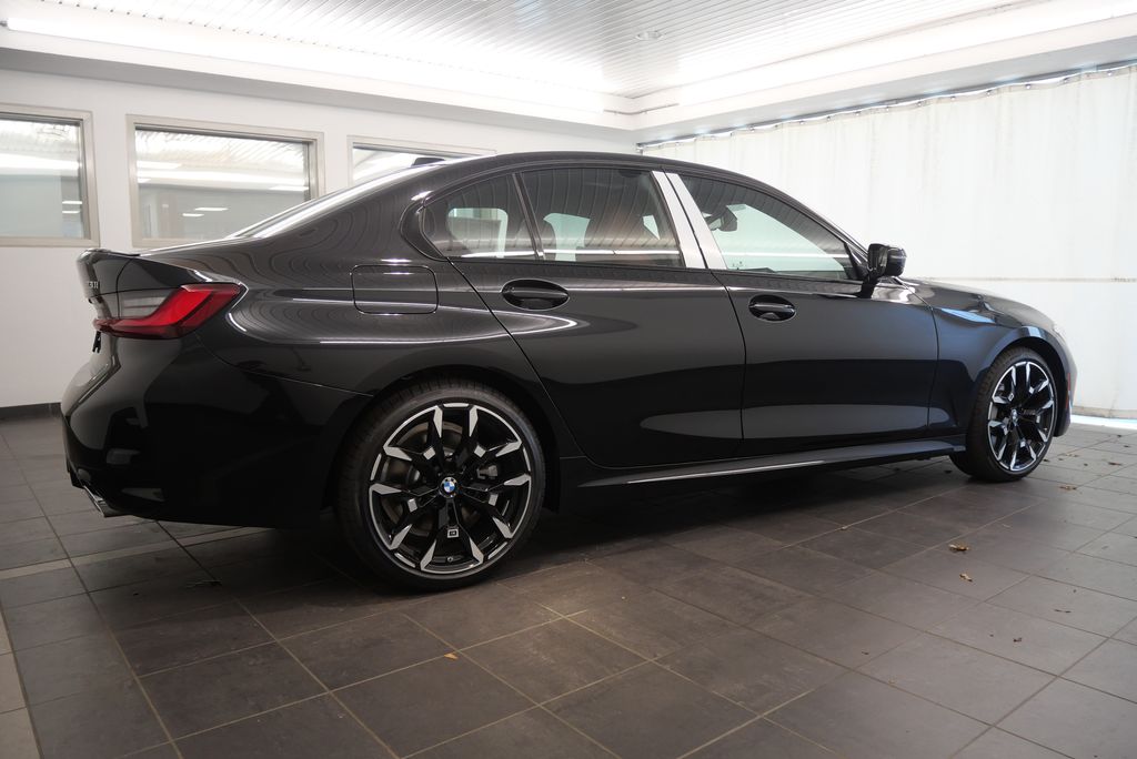 2025 BMW 3 Series 330i 7