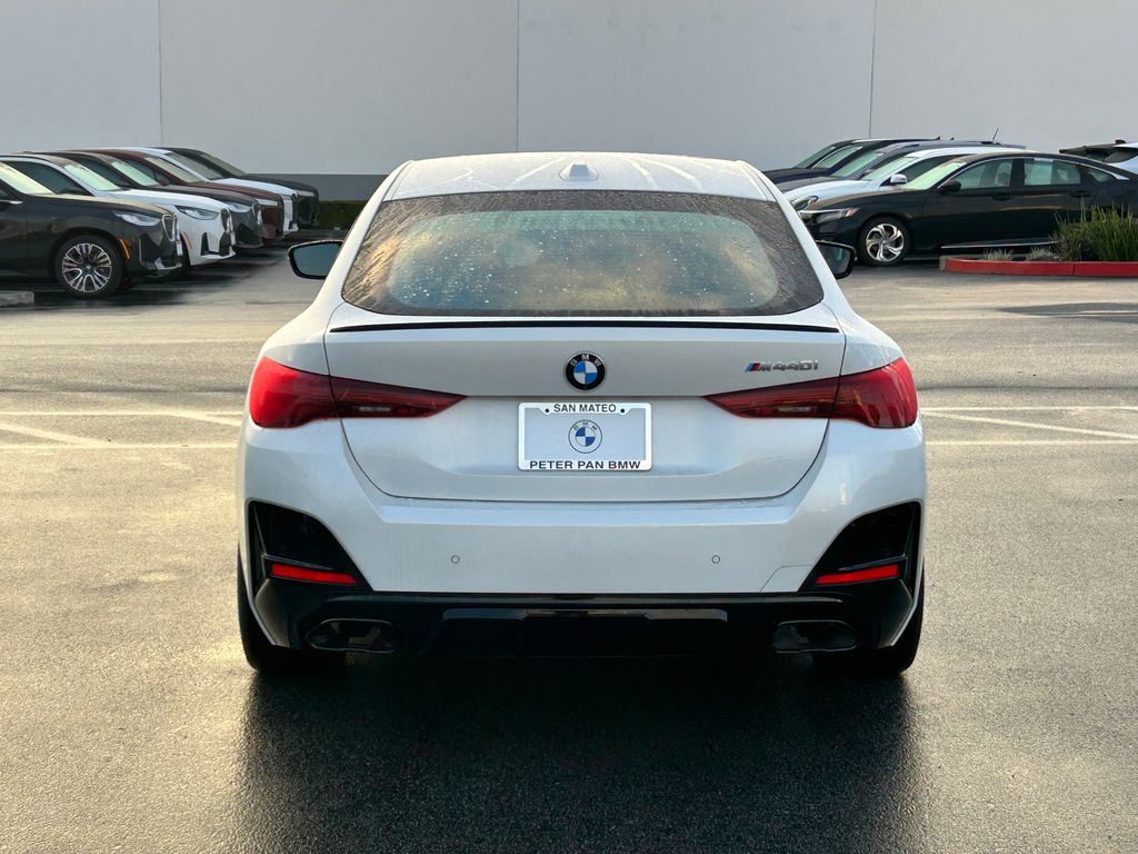 Thumbnail: 2026 BMW 4 Series - 4