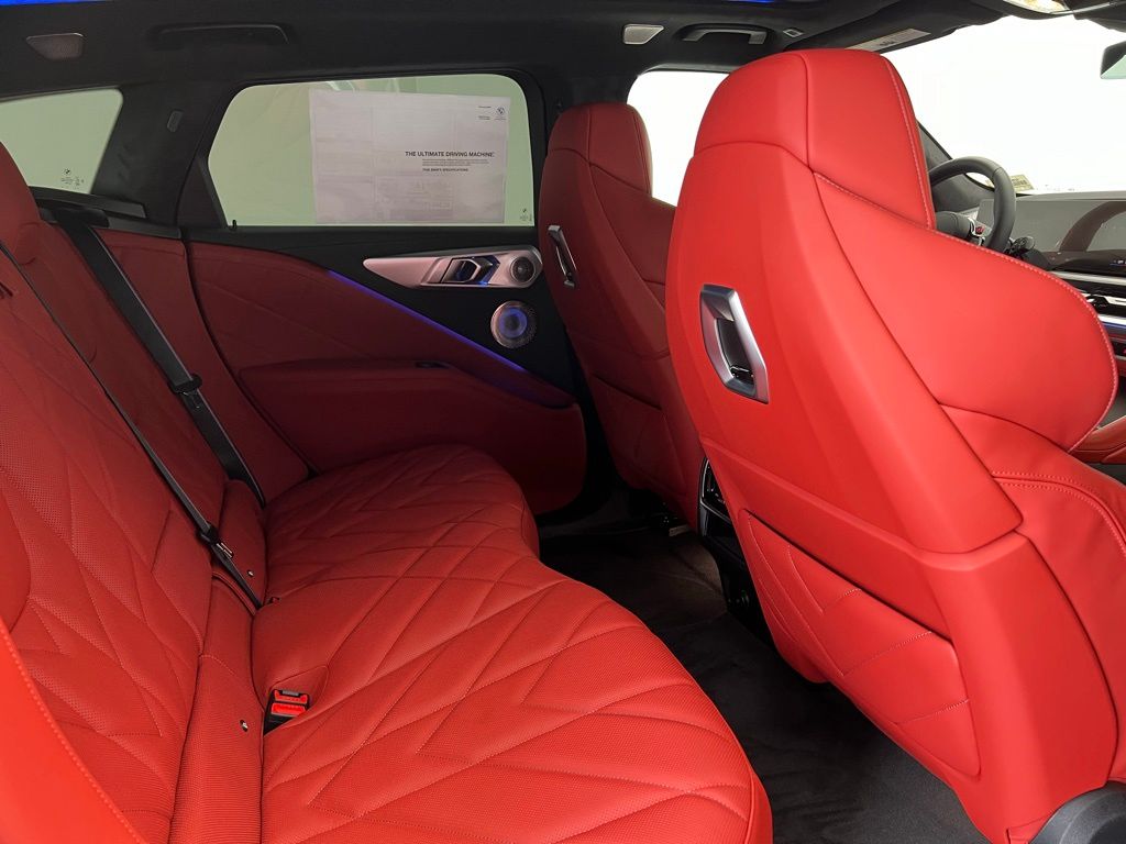 2025 BMW XM  10