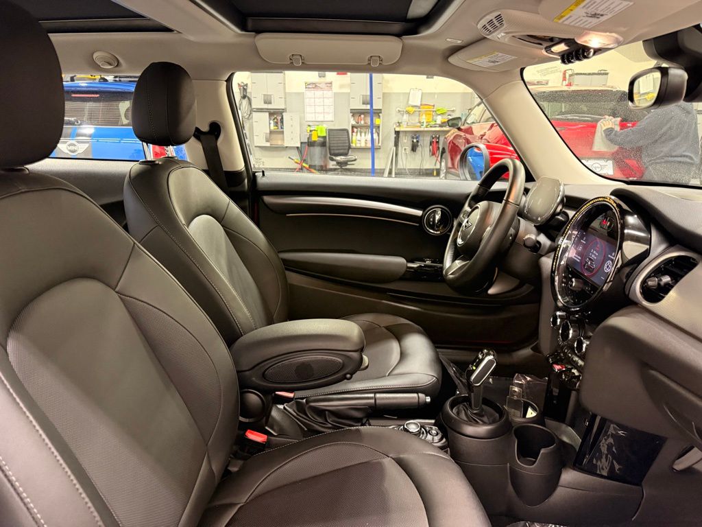 Thumbnail: 2023 MINI Cooper - 24