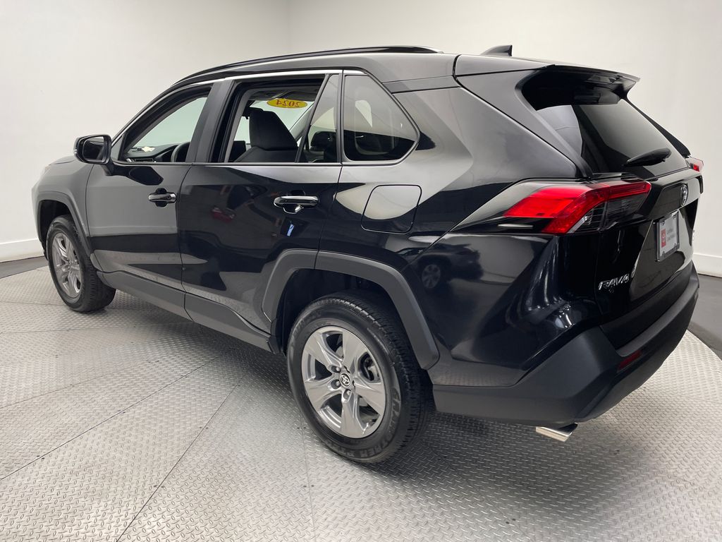 2024 Toyota RAV4 XLE 7