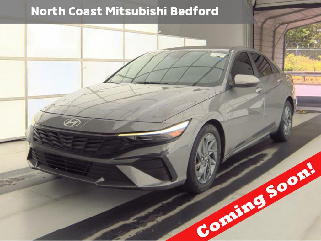 2024 Hyundai Elantra SEL FWD