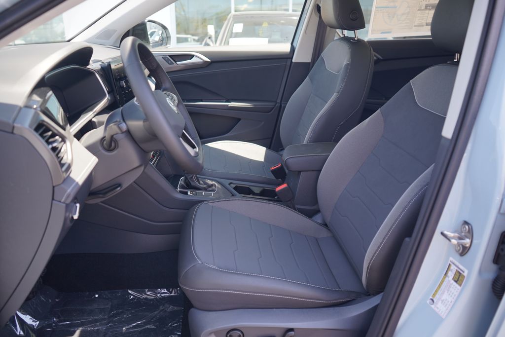 Thumbnail: 2025 Volkswagen Taos - 6