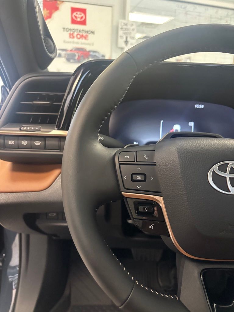 2026 Toyota Crown Signia Limited - Photo 14