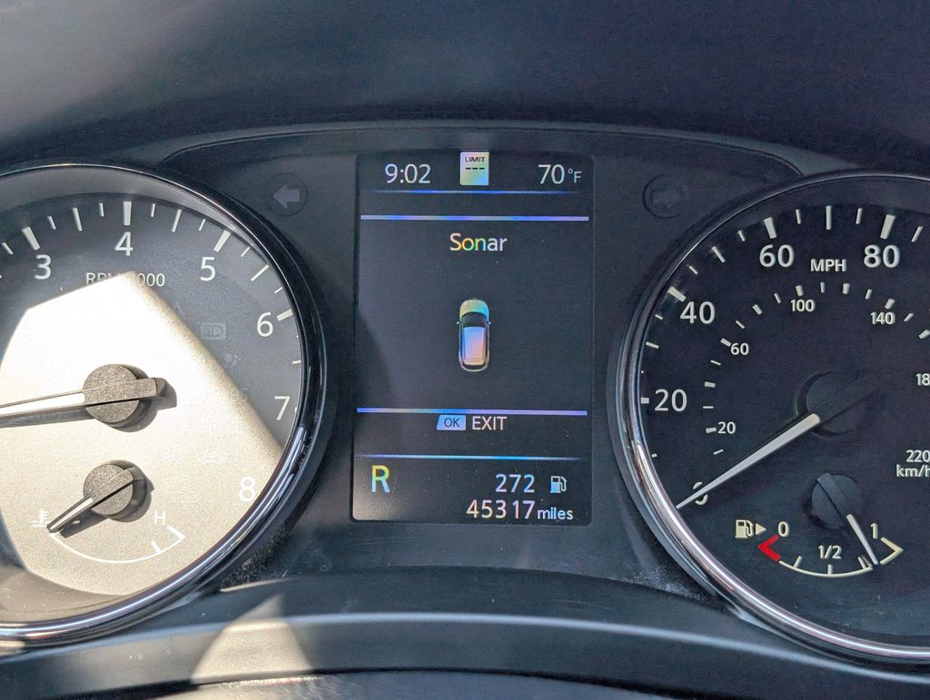 Used 2020 Silver Nissan SL image 5