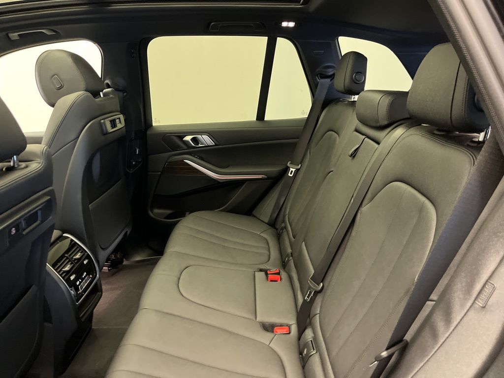 Thumbnail: 2021 BMW X5 - 23