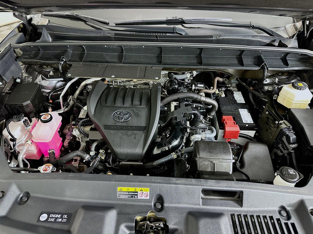 Thumbnail: 2023 Toyota Highlander - 31