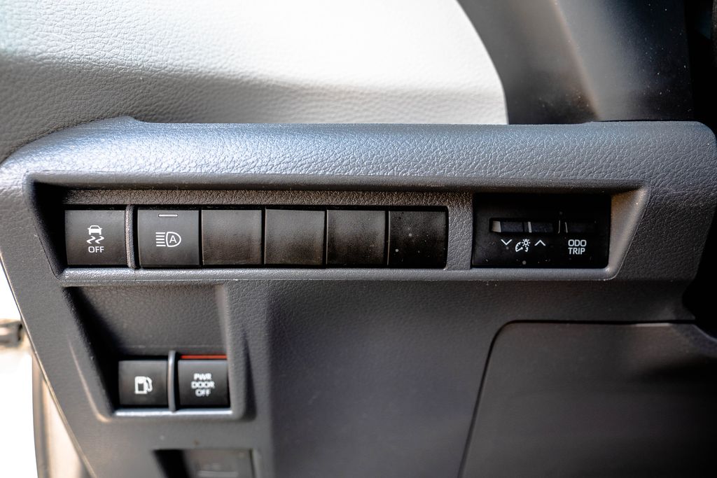 Used 2022 Toyota Sienna Van