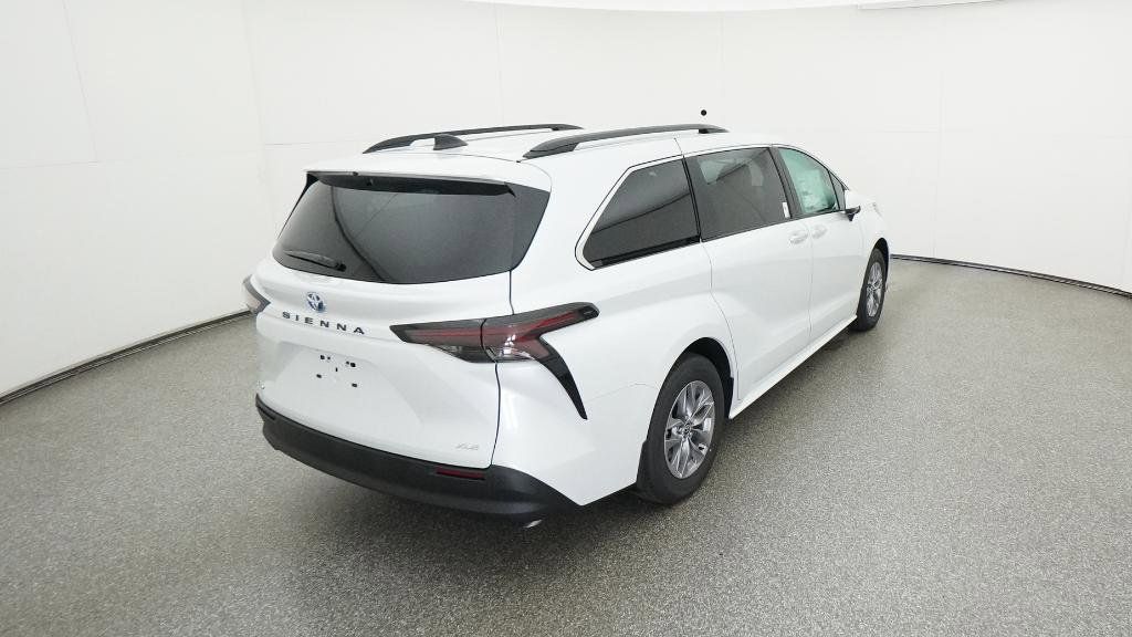 Thumbnail: 2025 Toyota Sienna - 13
