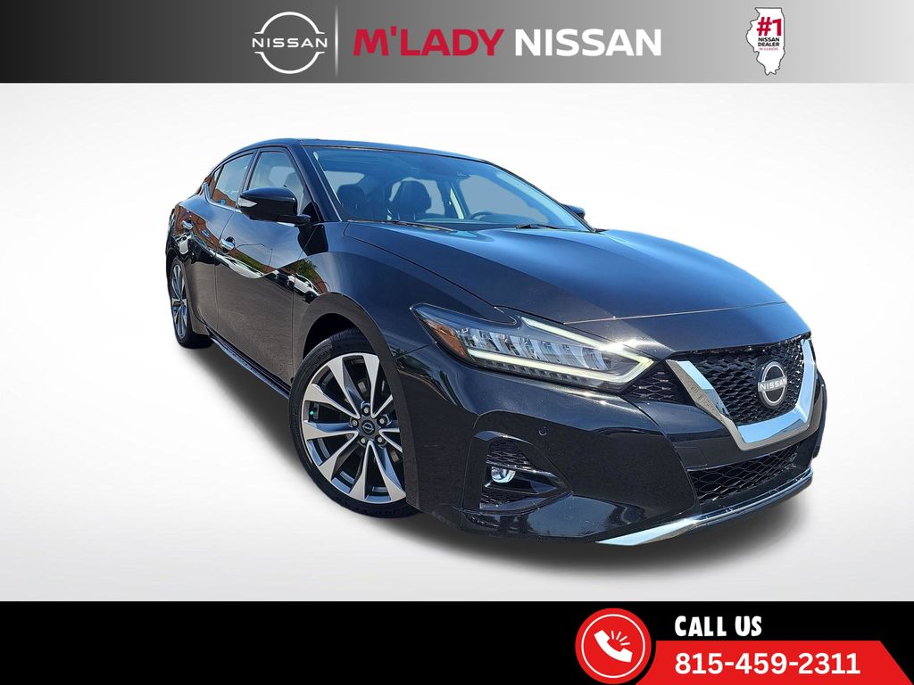 2023 Nissan Maxima Platinum's photo