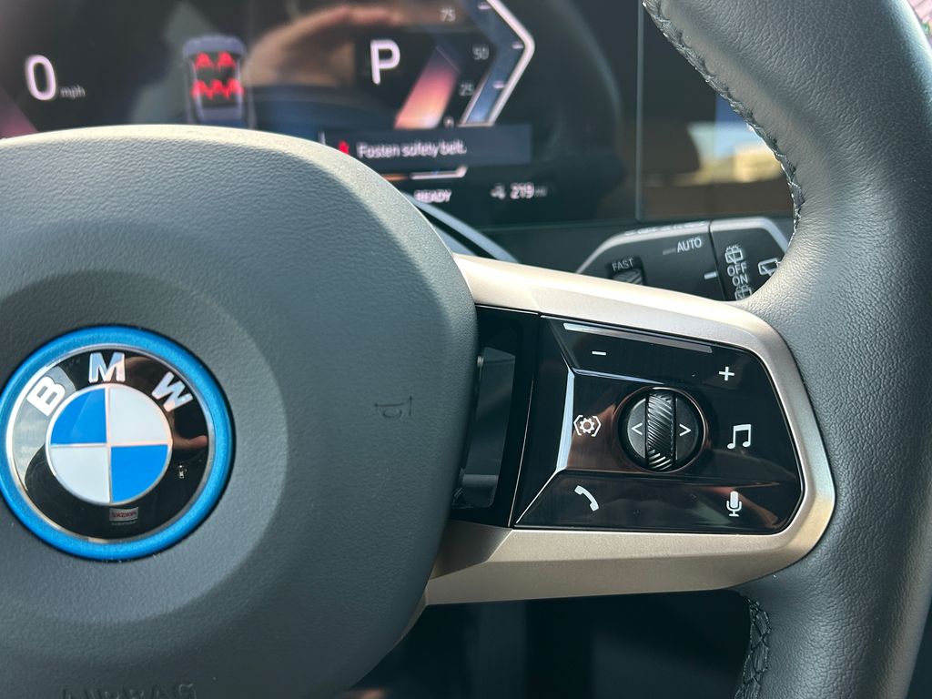 Thumbnail: 2023 BMW iX - 20